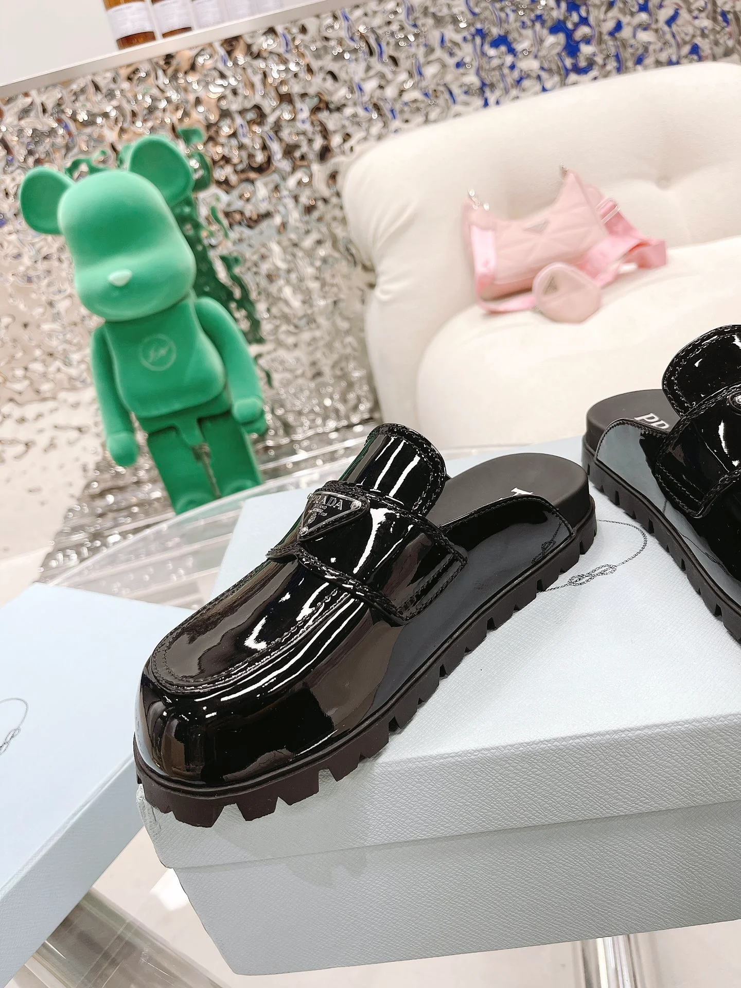 Коллекция Prada 2022 года с подиума - Лоферы на платформе - 1