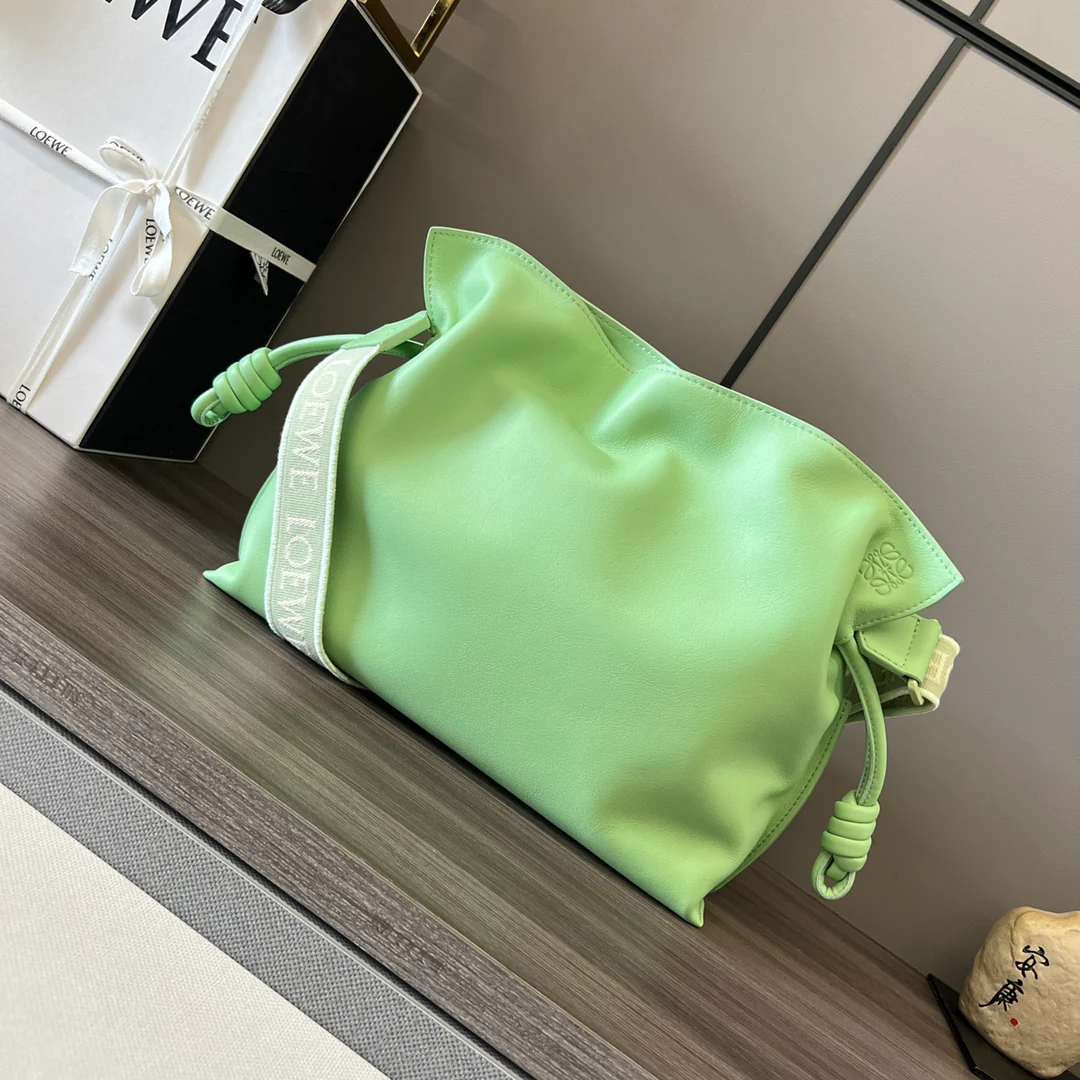 Клатч Loewe Flamenco - телячья кожа наппа - светло-зеленый