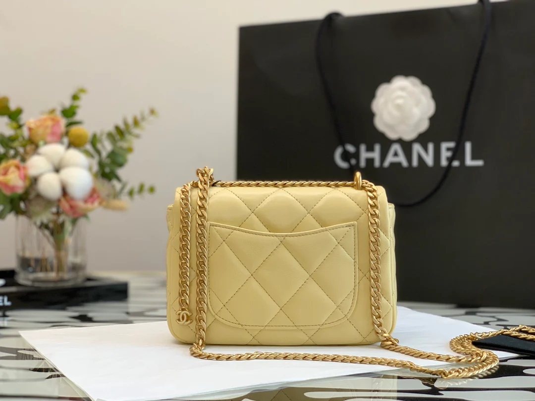 Chanel Новинка 2022 года - Квадратная сумка-мешок с эмалированной пряжкой - 2 шт.