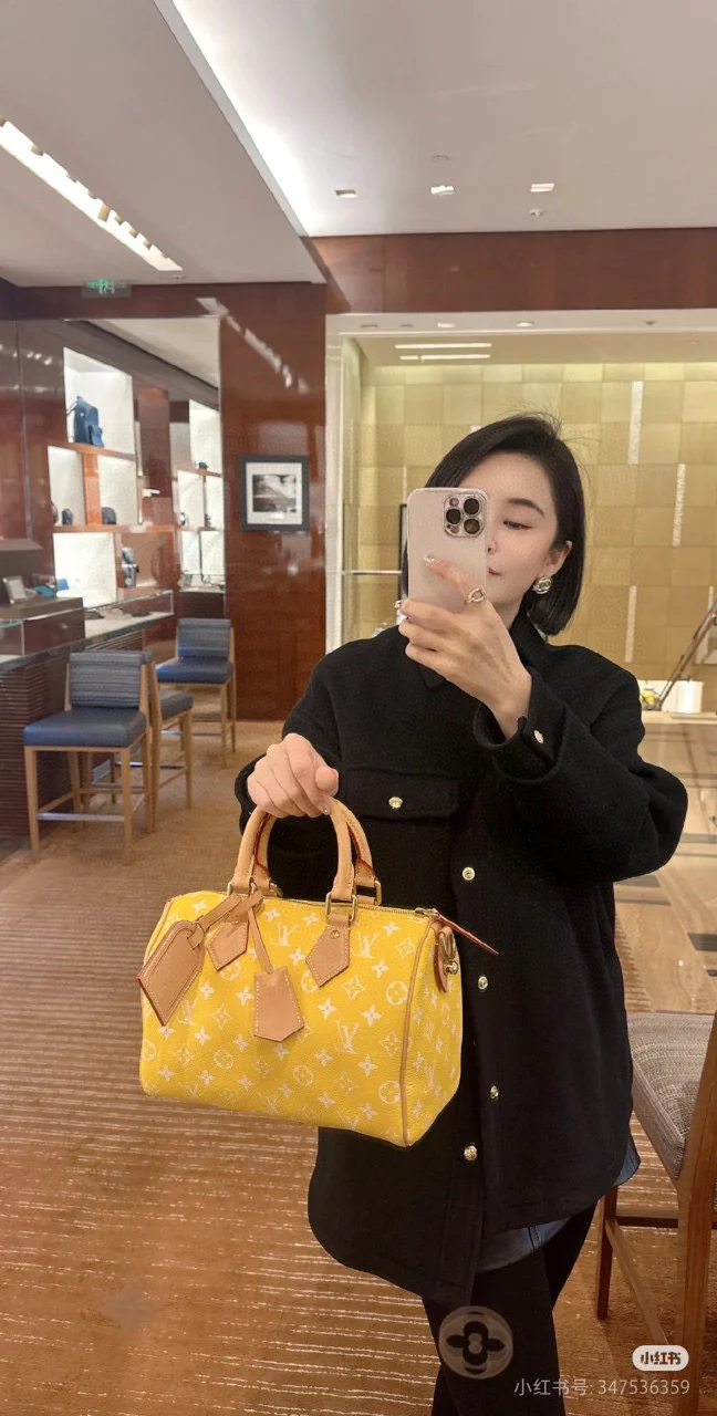 LV-m24426-speedy-p9-bandouliere-25 сумка-желтая