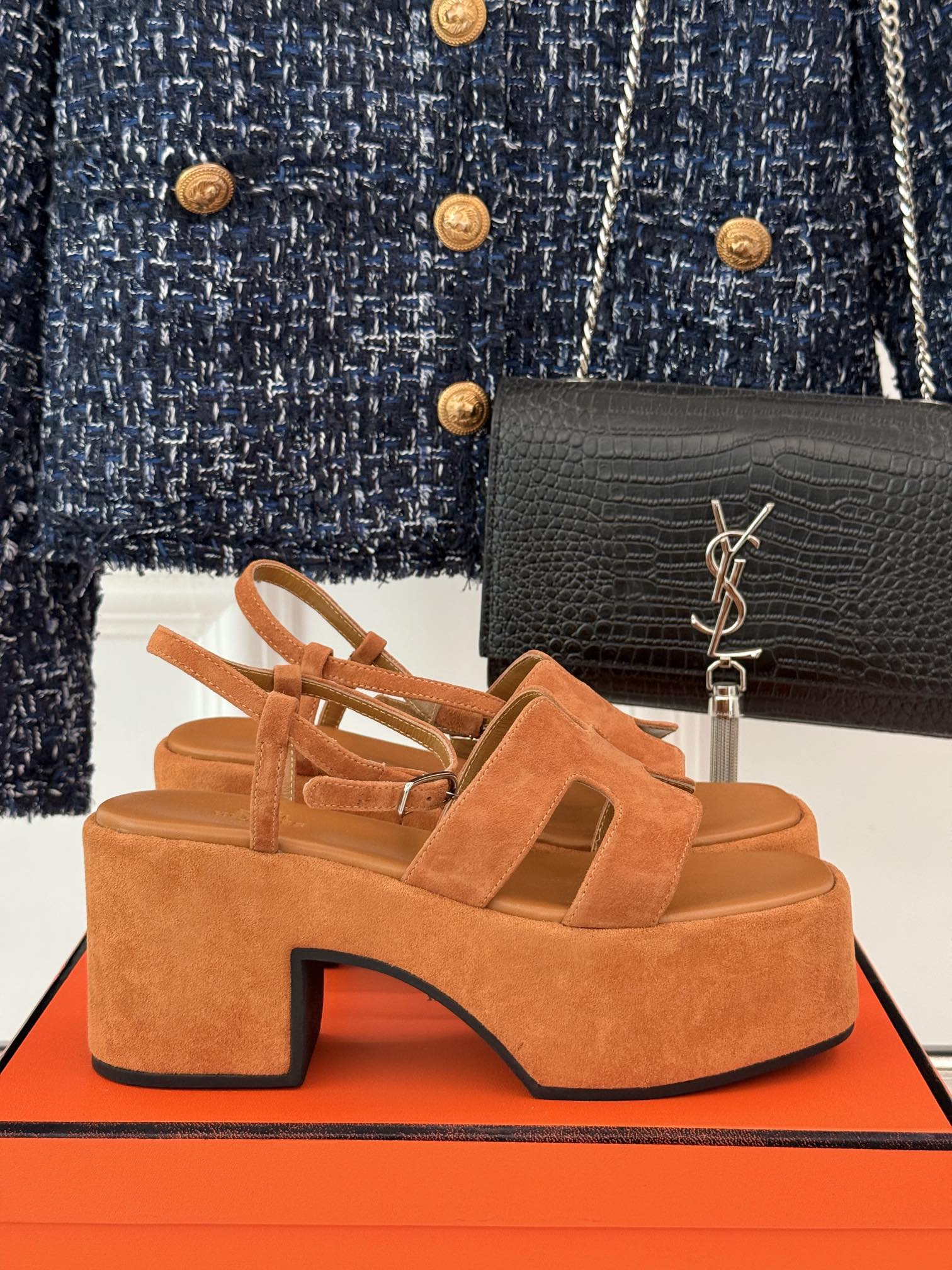 Босоножки на платформе Hermes 2024 на высоком каблуке - Кофейный цвет