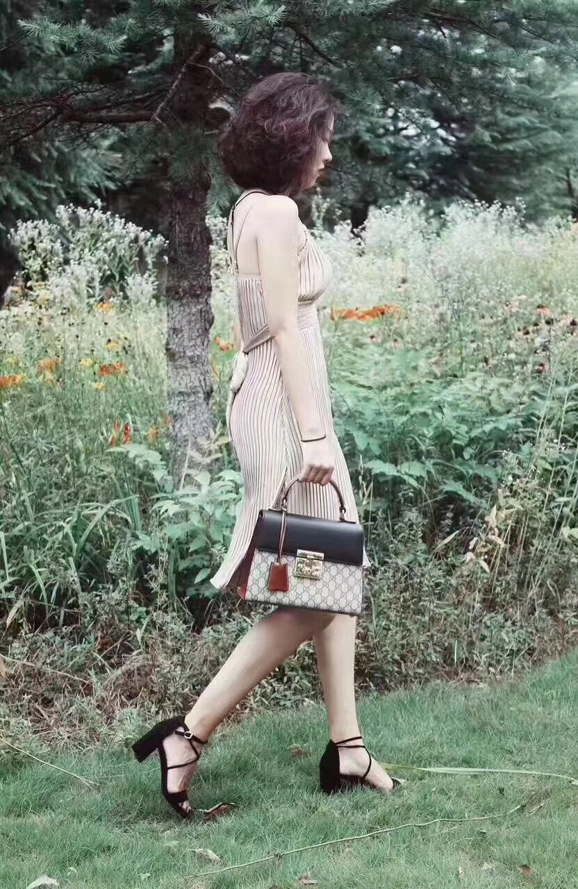 Большая сумка Gucci Padlock, черная, 28 см x 11 см x 19 см.