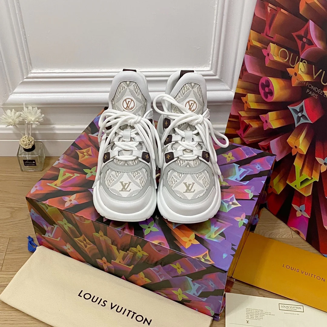 Обувь LV - массивные кроссовки с вышивкой LV - серо-белые