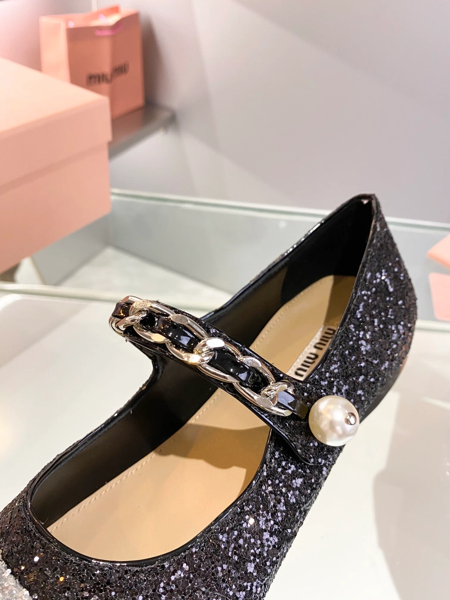 Новинка Miu Miu 2022 года - балетки