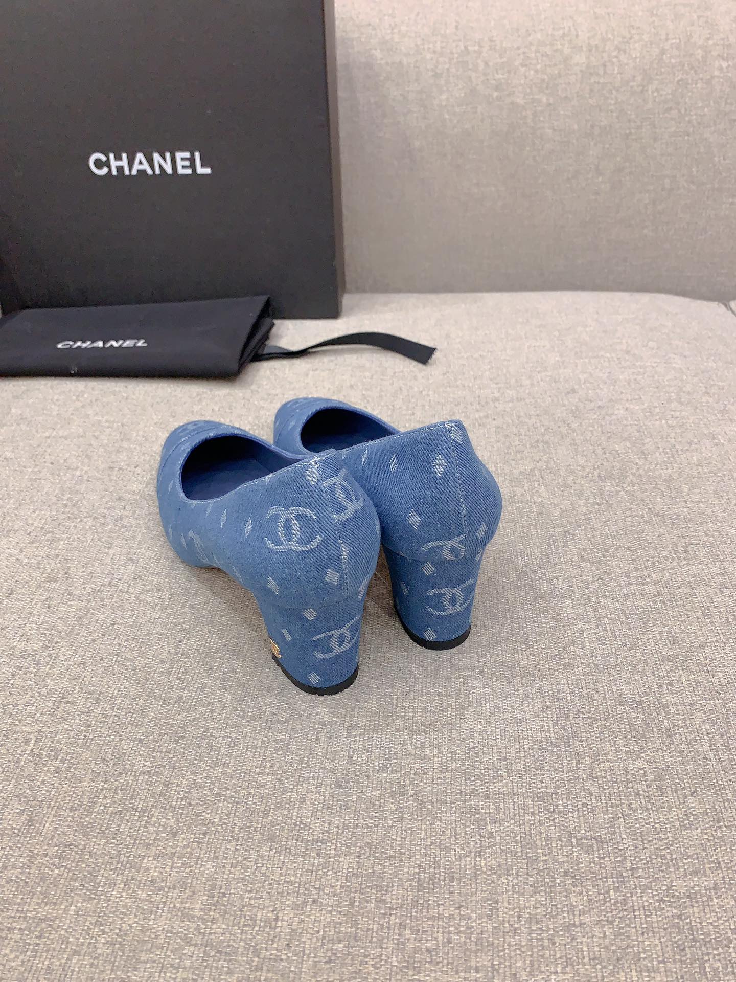 Джинсовые туфли на массивном каблуке Chanel - синие