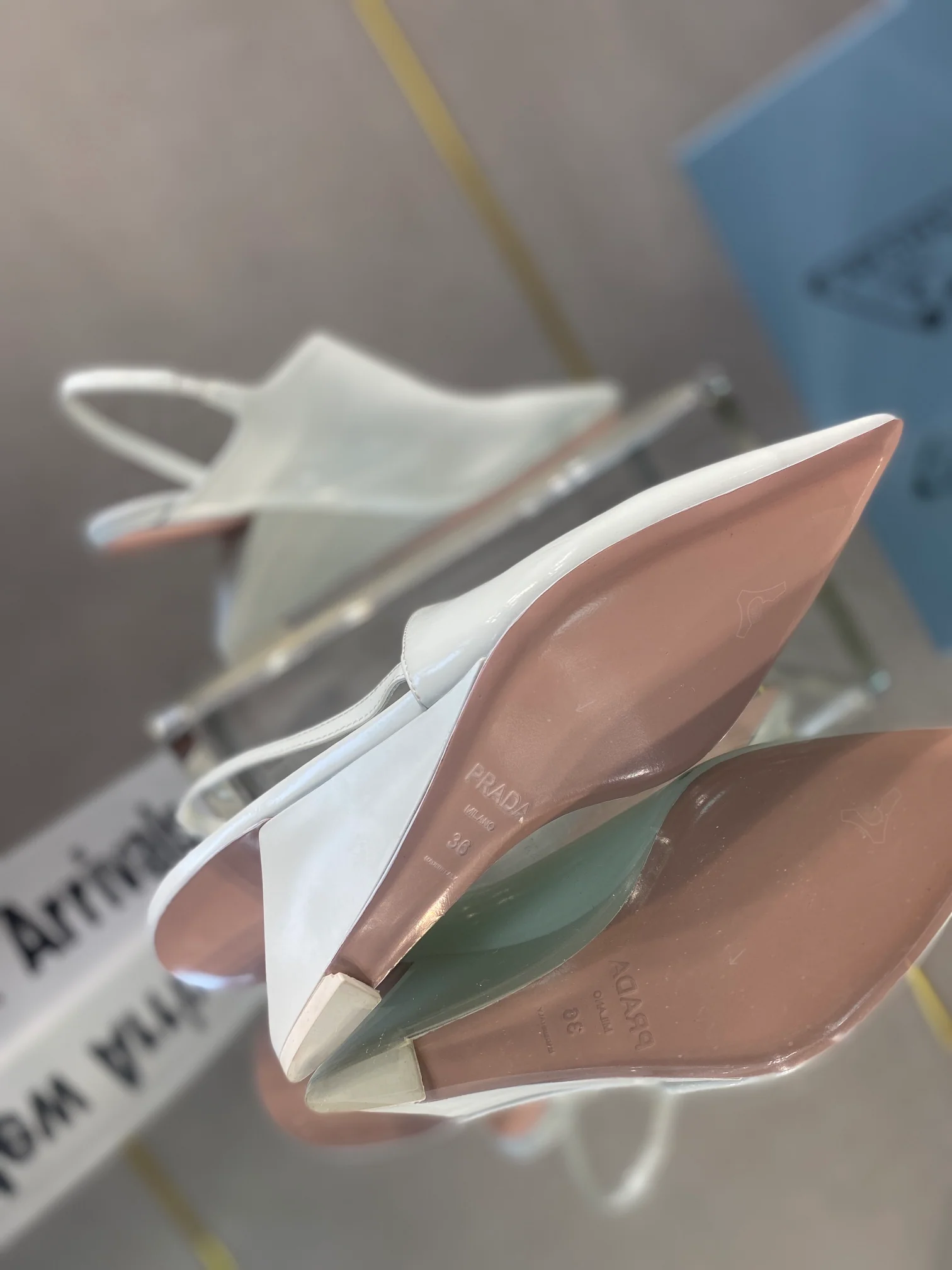 Туфли Prada - туфли Prada с острым носком на низком каблуке