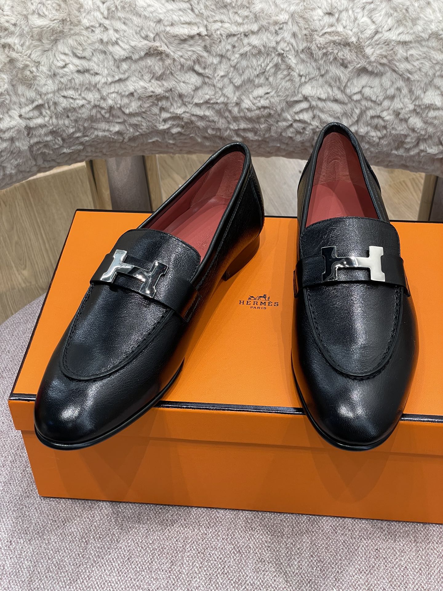 Классические лоферы Hermes с закругленным носком