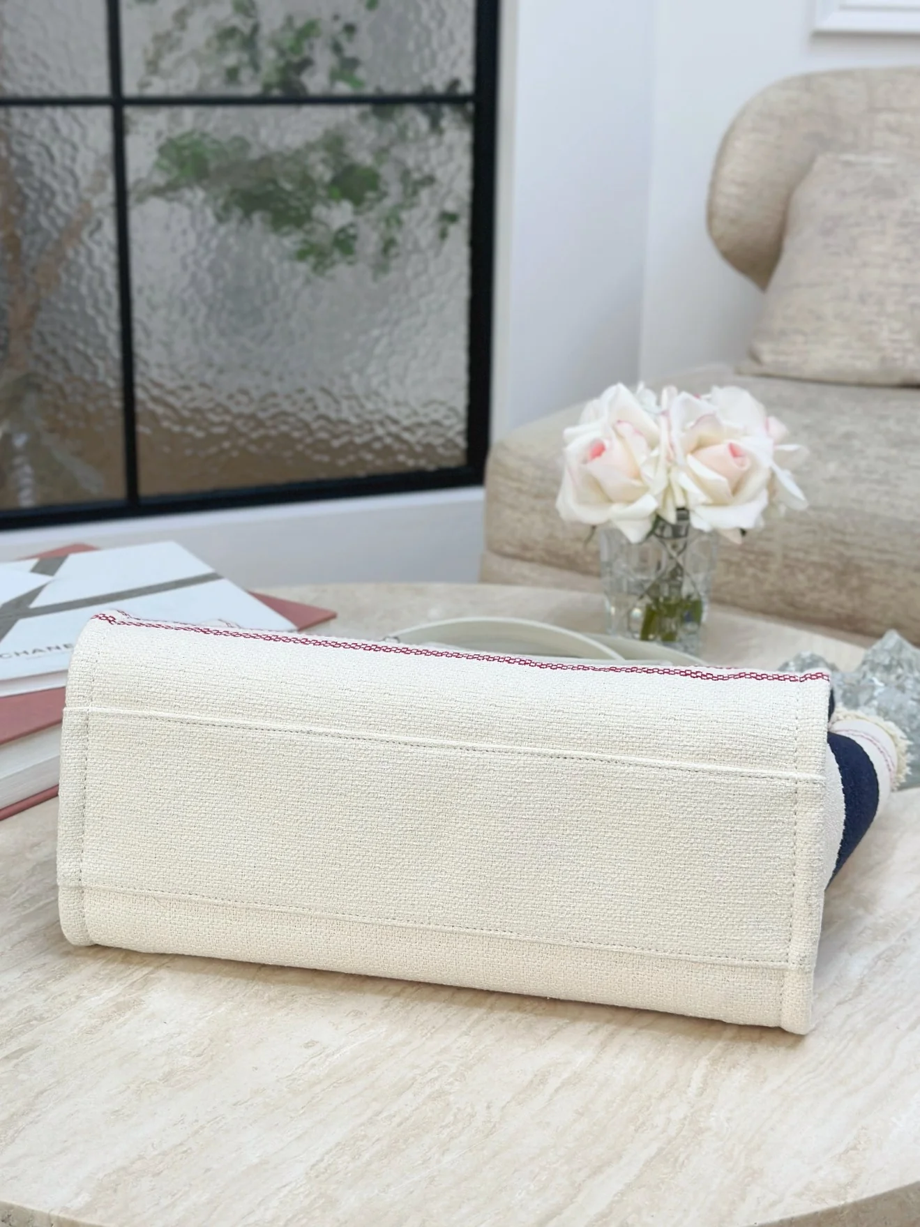 Пляжная сумка Chanel 25c, косметичка, красно-синяя.