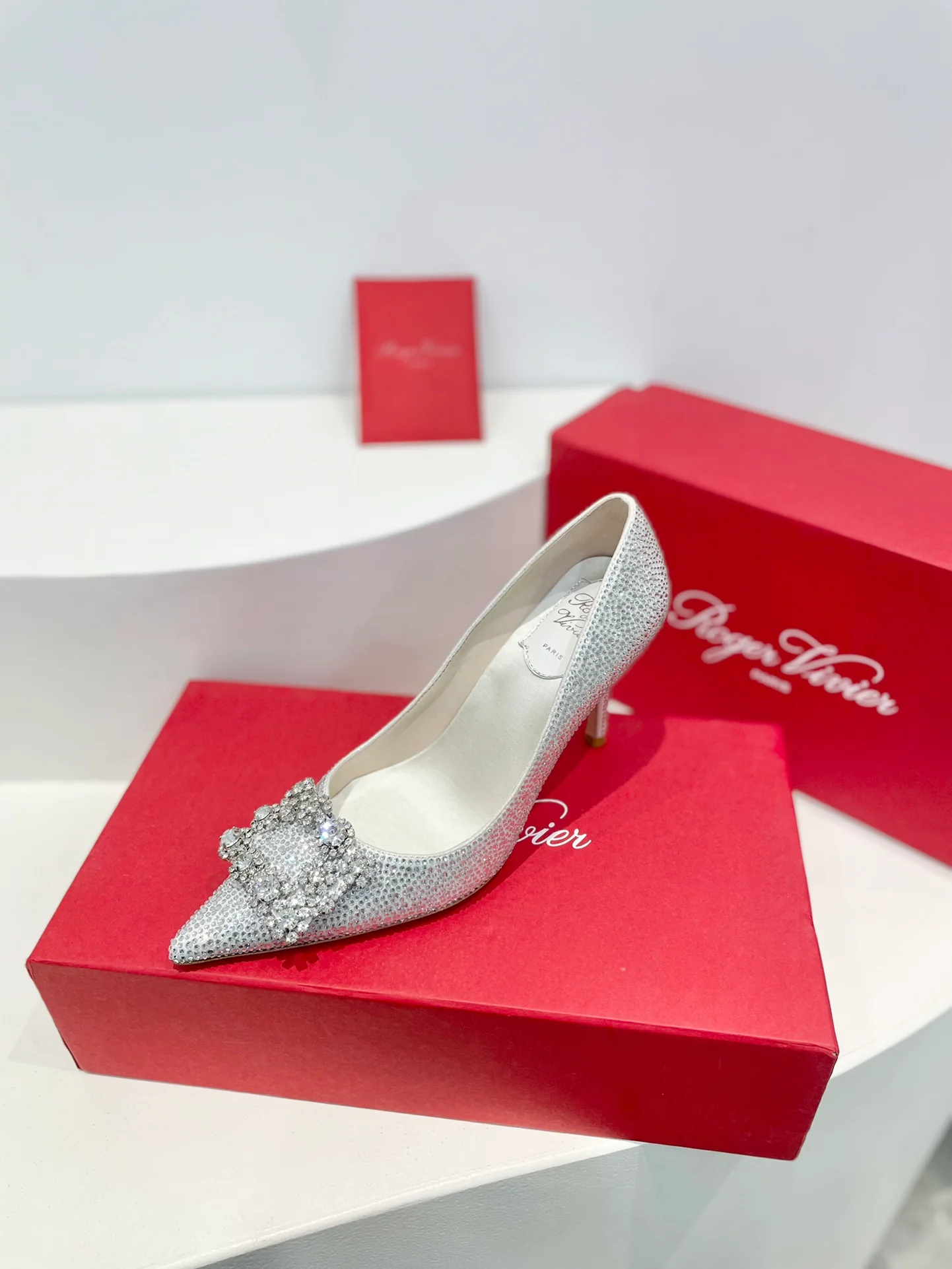 Обувь RV Shoes - Серия ?Кристальные туфли? - Туфли на высоком каблуке со стразами - Серебристые