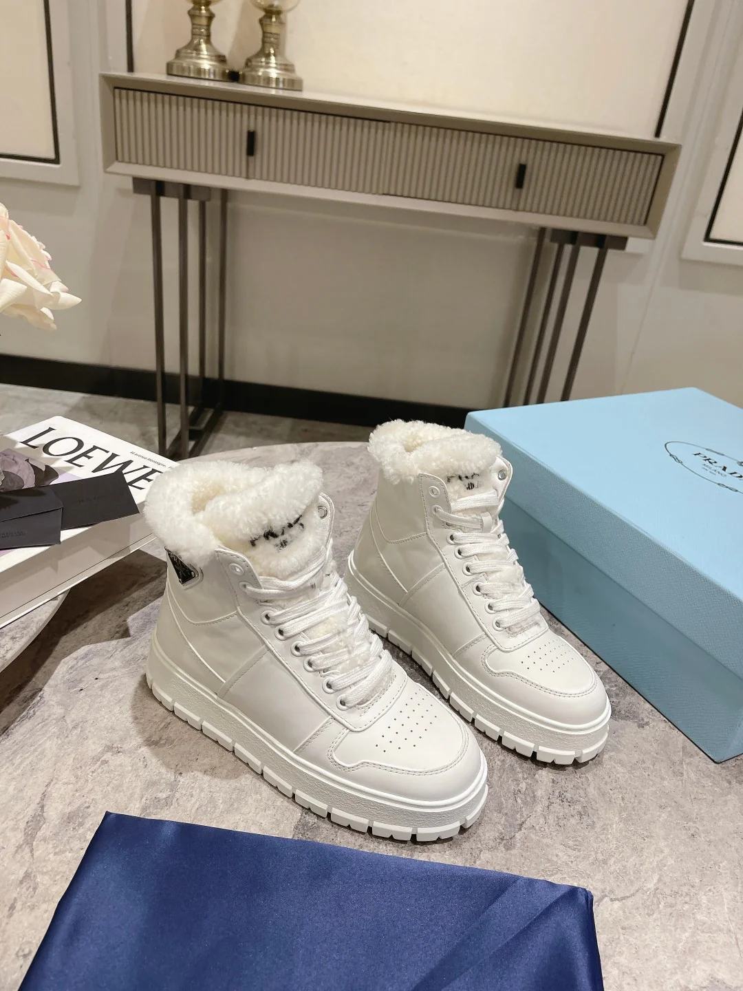 Повседневные туфли Prada 2024 средней высоты - белые