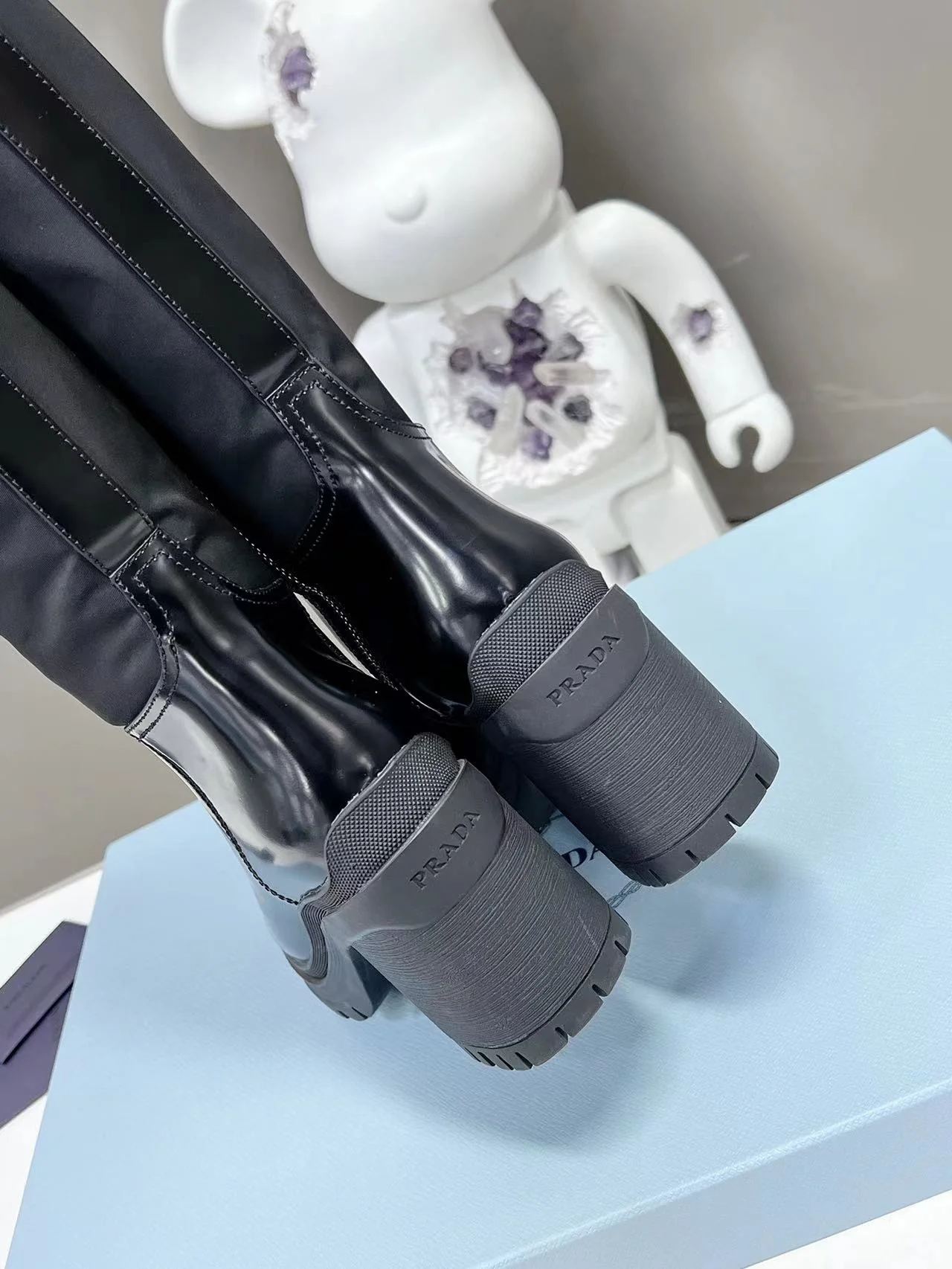 Chanel - Новинка весны 2022 года - Ботинки на массивном каблуке - Черные