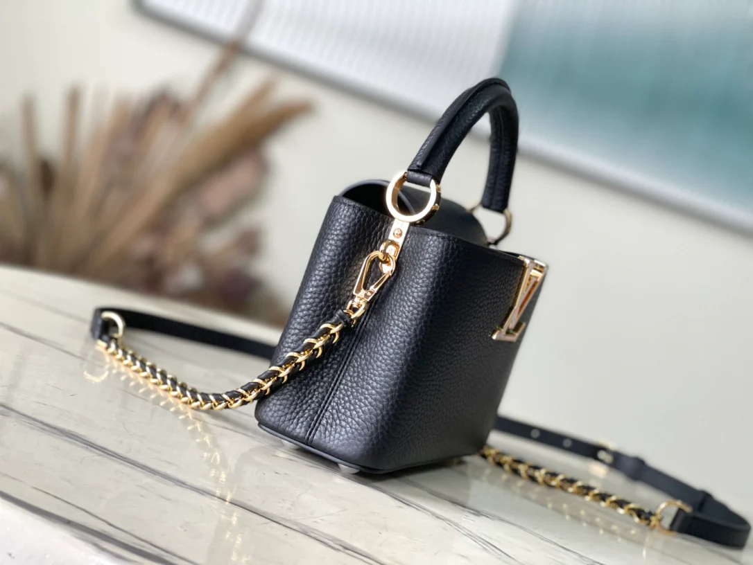 m23082-LV-capucines-bb-mini-handbag/crossbody bag-black