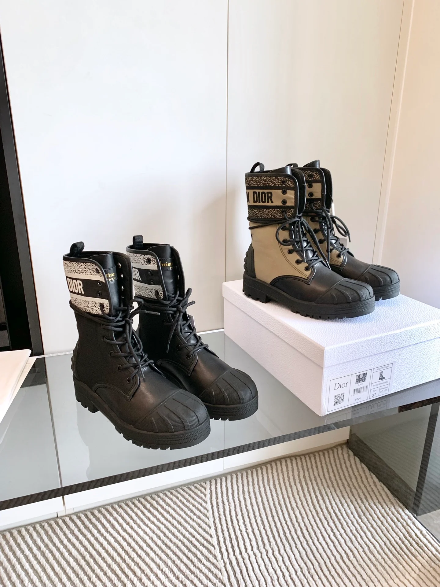 Ботинки Dior средней высоты 2024 года - изображение из коллекции