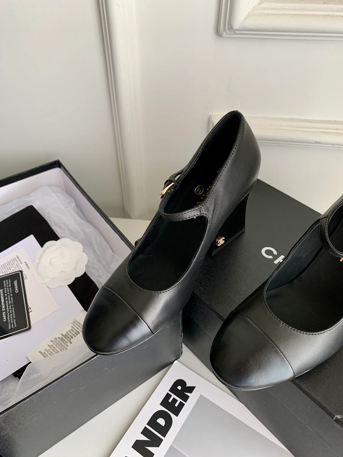 Туфли-лодочки Chanel Mary Jane с показа 2022 года - 9 см - черные