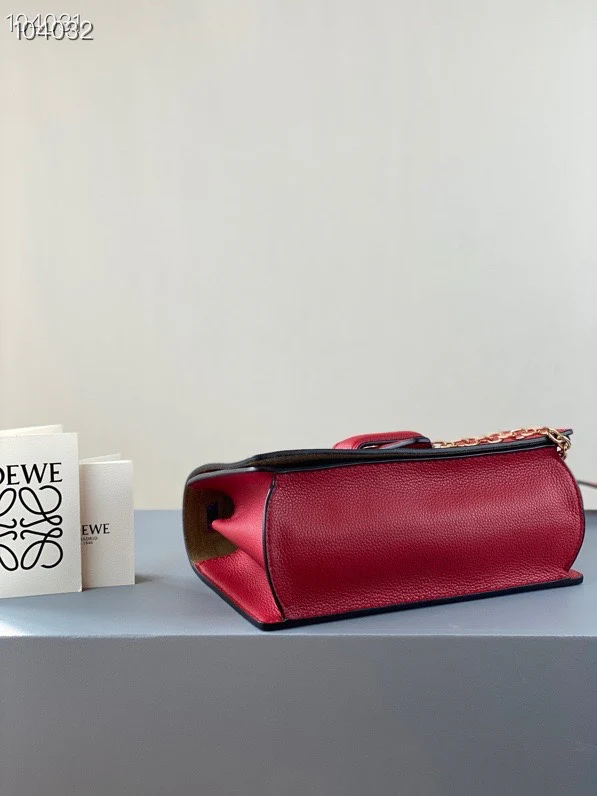 Сумка Loewe Triangle Bag, новая версия 2020 года, мягкая зернистая кожа, телячья кожа, 2 шт.