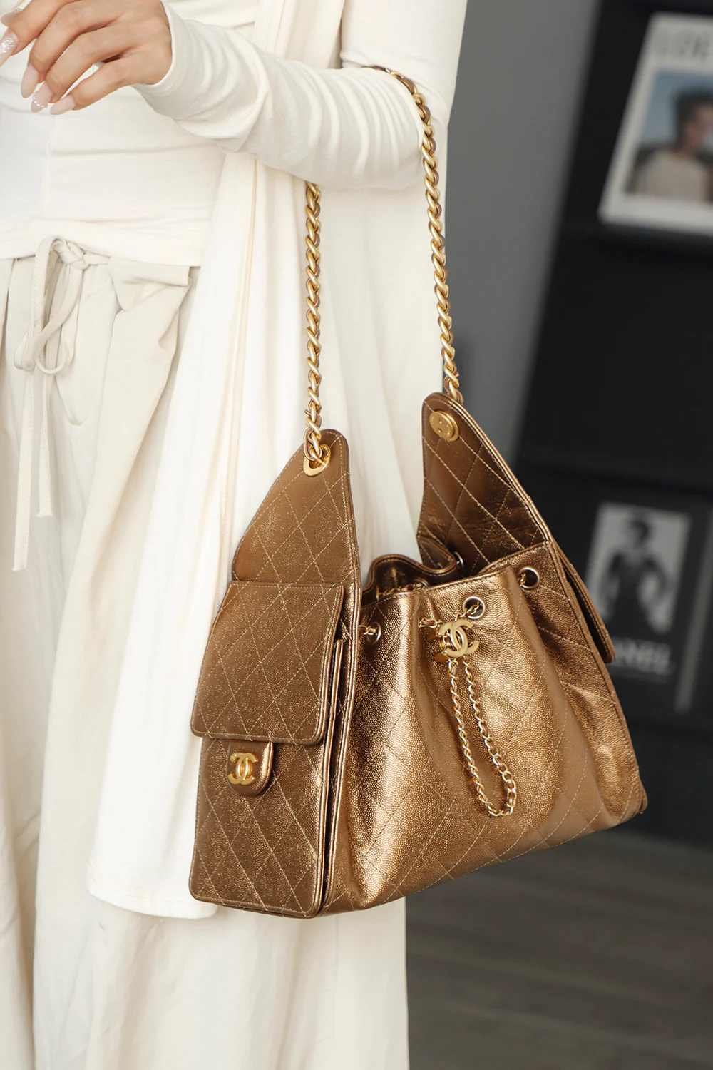 Chanel 25c Hippie Hobo Retro Gold Trumpet Gold Buckle