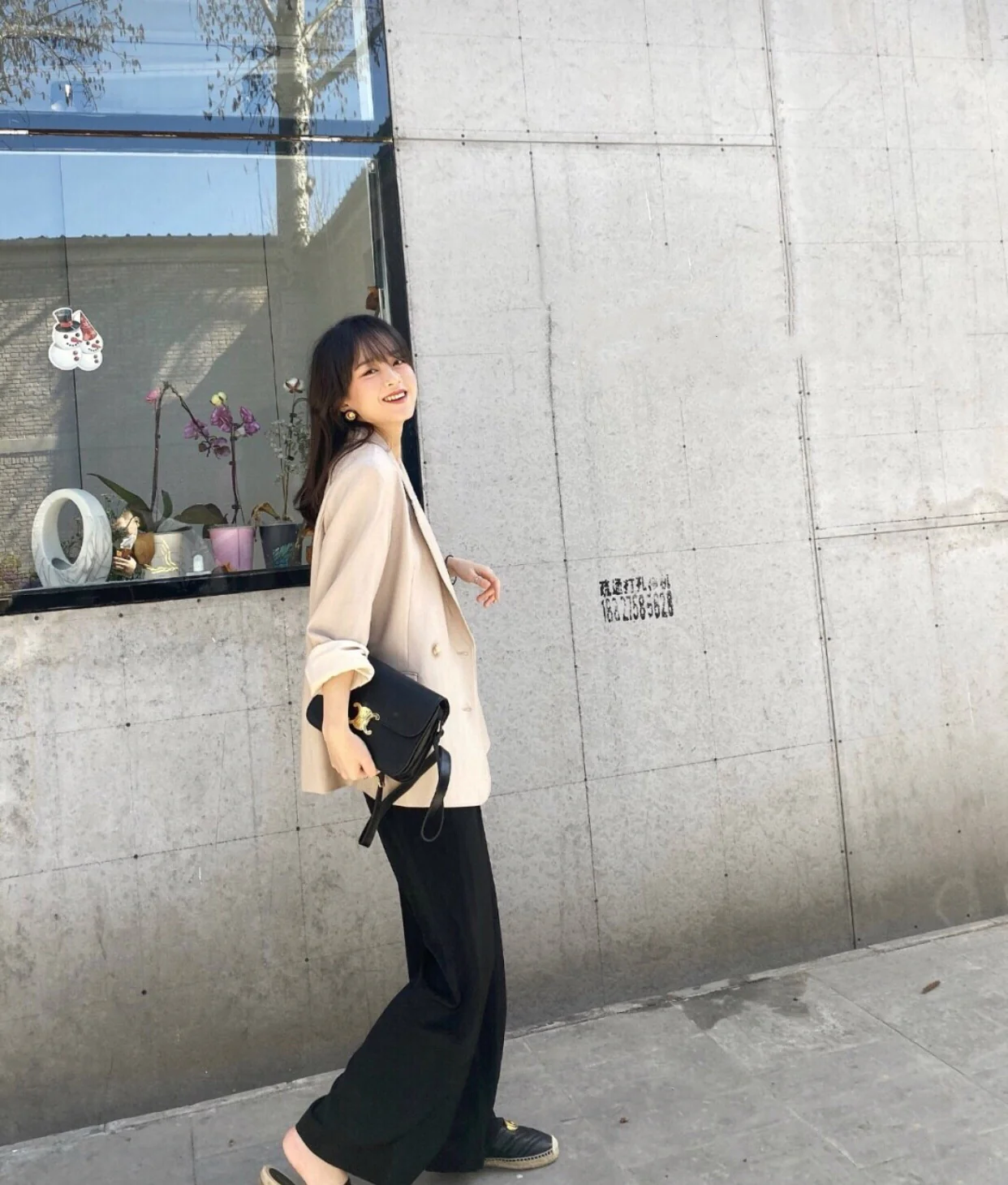 Celine Triomphe Medium Calfkin Black