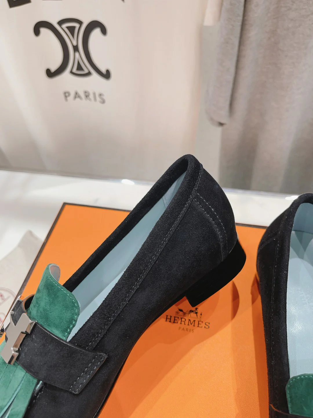 Новые лоферы Hermes Kelly 2023 года - зеленые