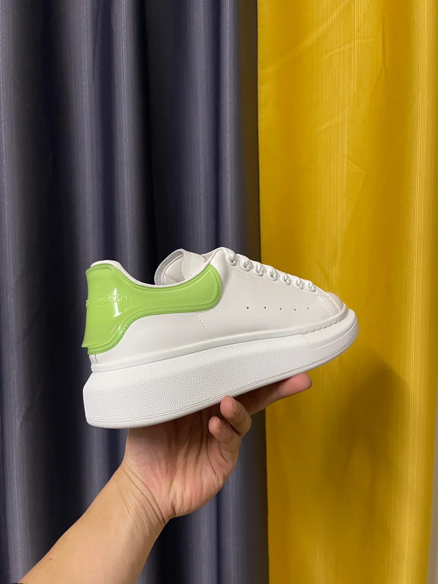 Классические белые кроссовки McQueen - унисекс - светло-зеленый резиновый каблук - премиум-издание