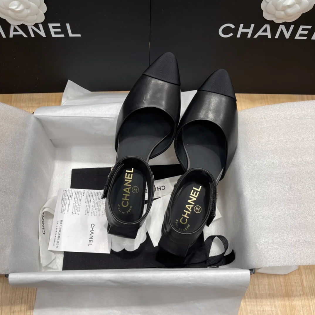 Chanel - Черные ботинки