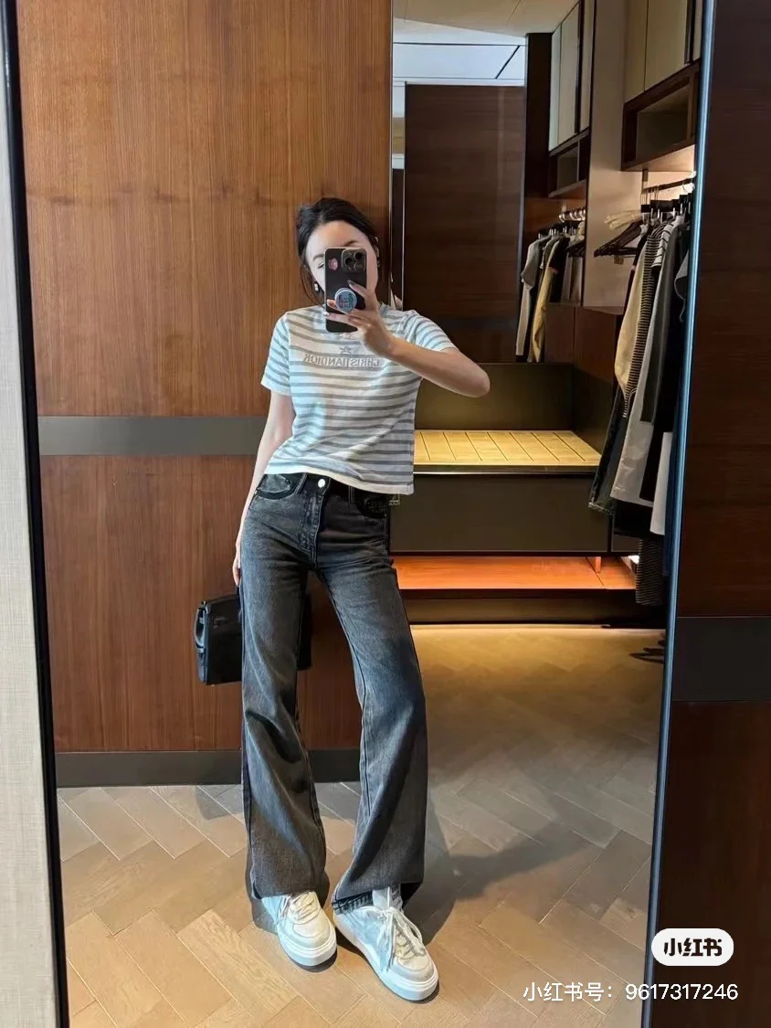 Вязаный свитер Dior 2403 с короткими рукавами и полосками, серый.