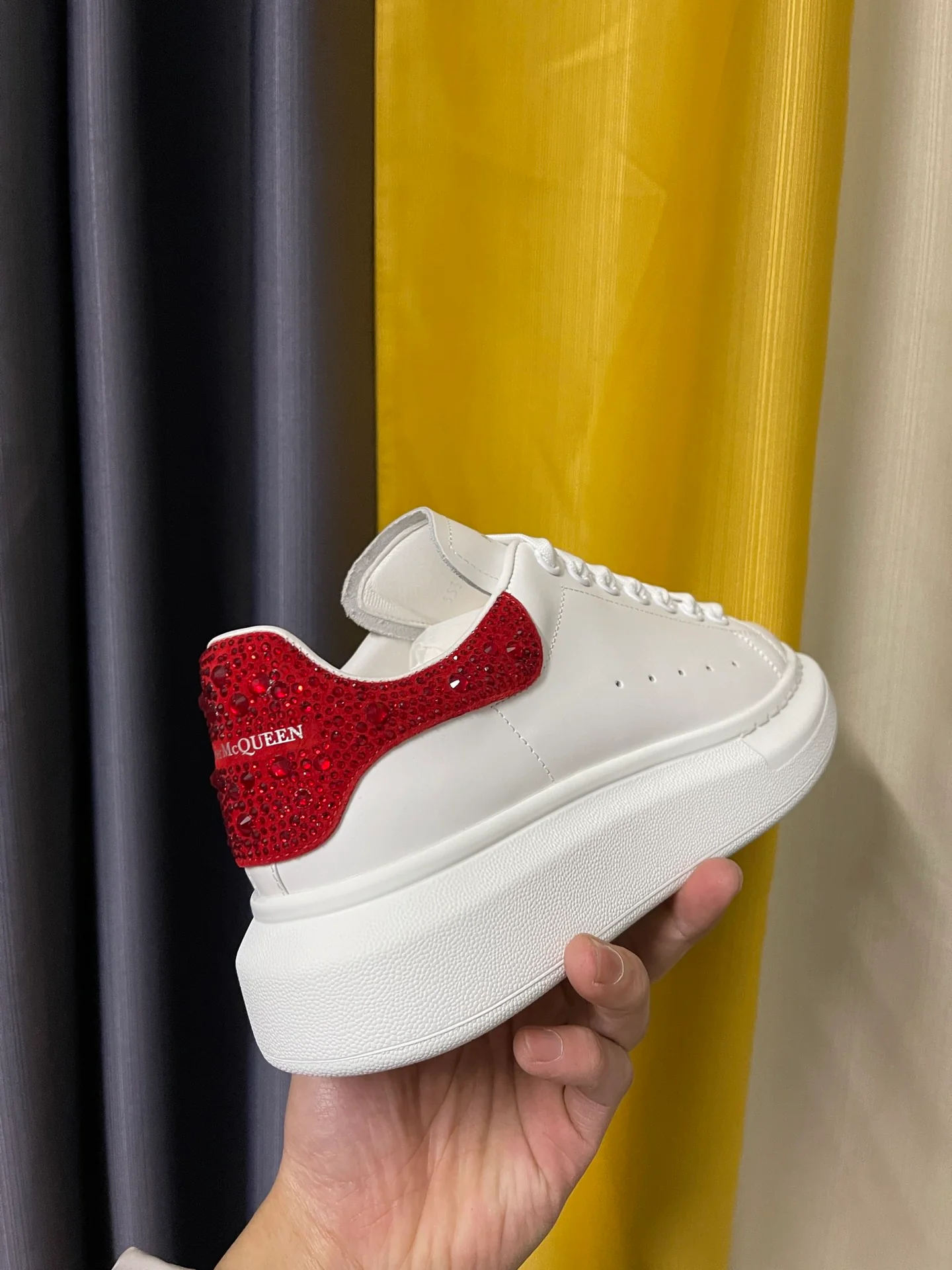 Классические белые кроссовки McQueen - унисекс - Red Diamond - Премиум-издание