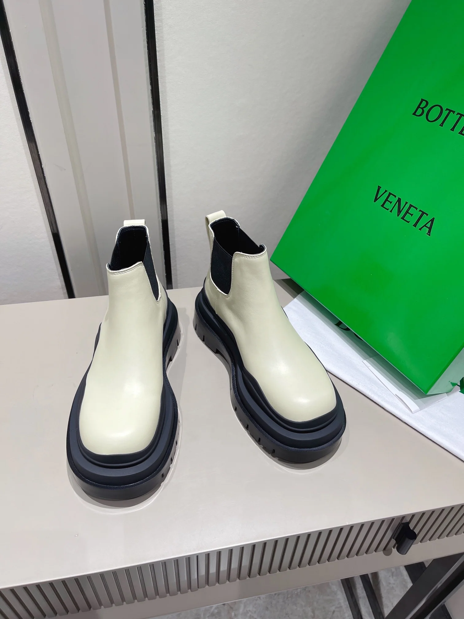 BV - Ботильоны на платформе - Белые