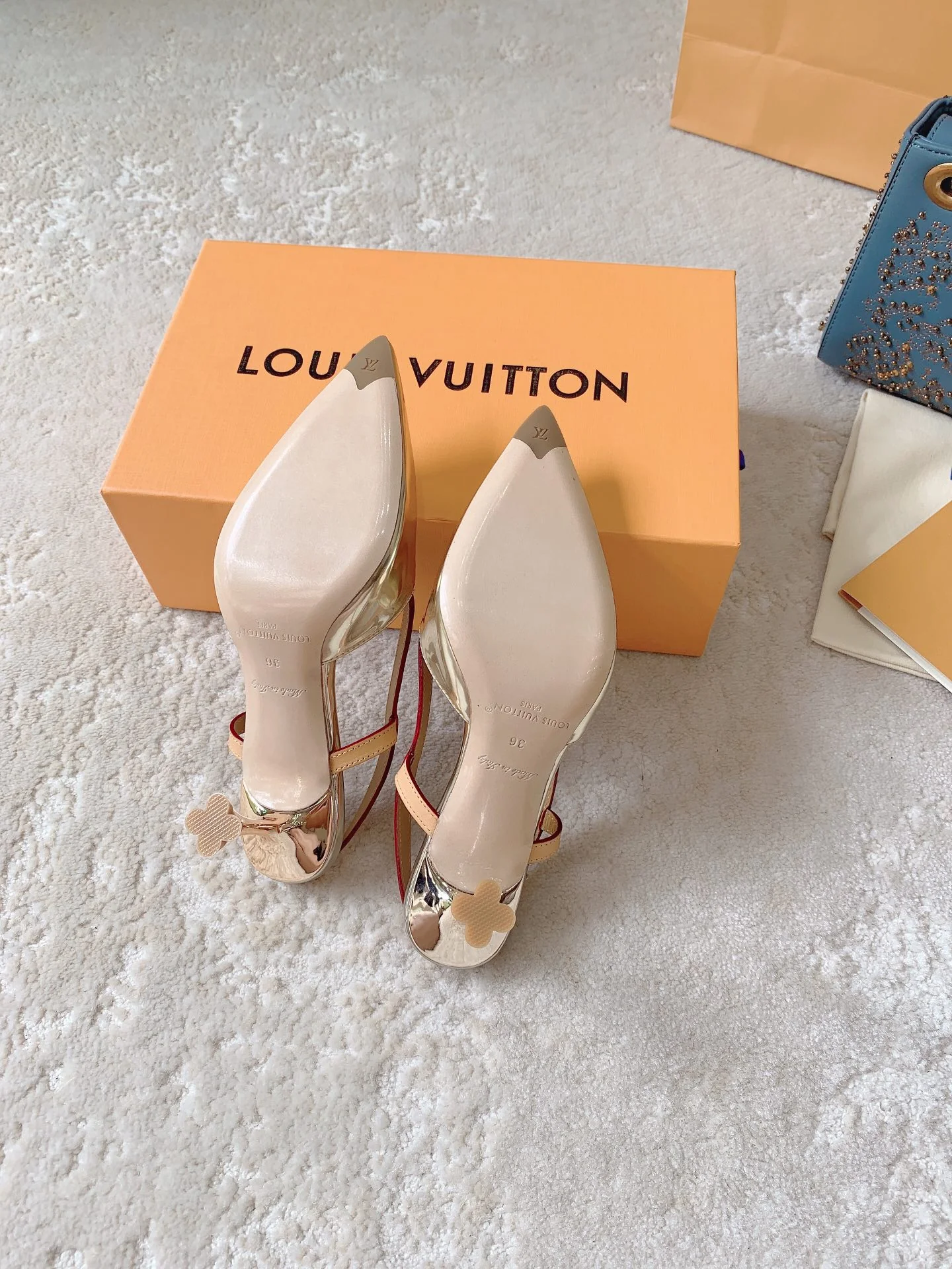 Новинка весны/лета 2023 - Коллекция Blossom Elegance - Босоножки на высоком каблуке - 7-5 см - Золотистые