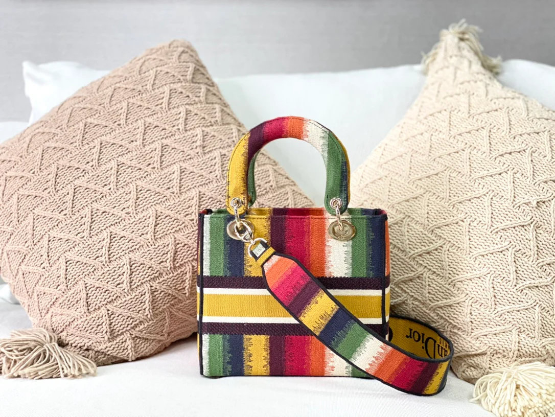 Сумка Dior Lady D Lite - вышивка на холсте - разноцветные полосы