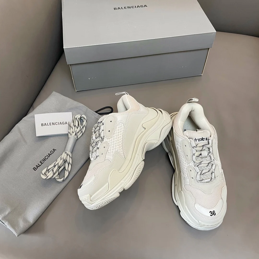 Кроссовки Balenciaga Triples на платформе, спортивные, массивные, белые.