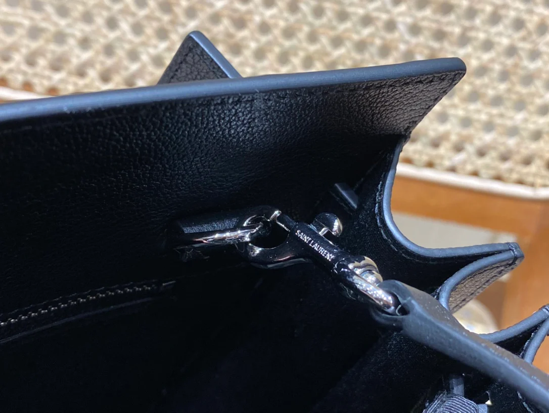 Сумка-гармошка YSL Sac-de-jour с рисунком под козу - черная - 32 см