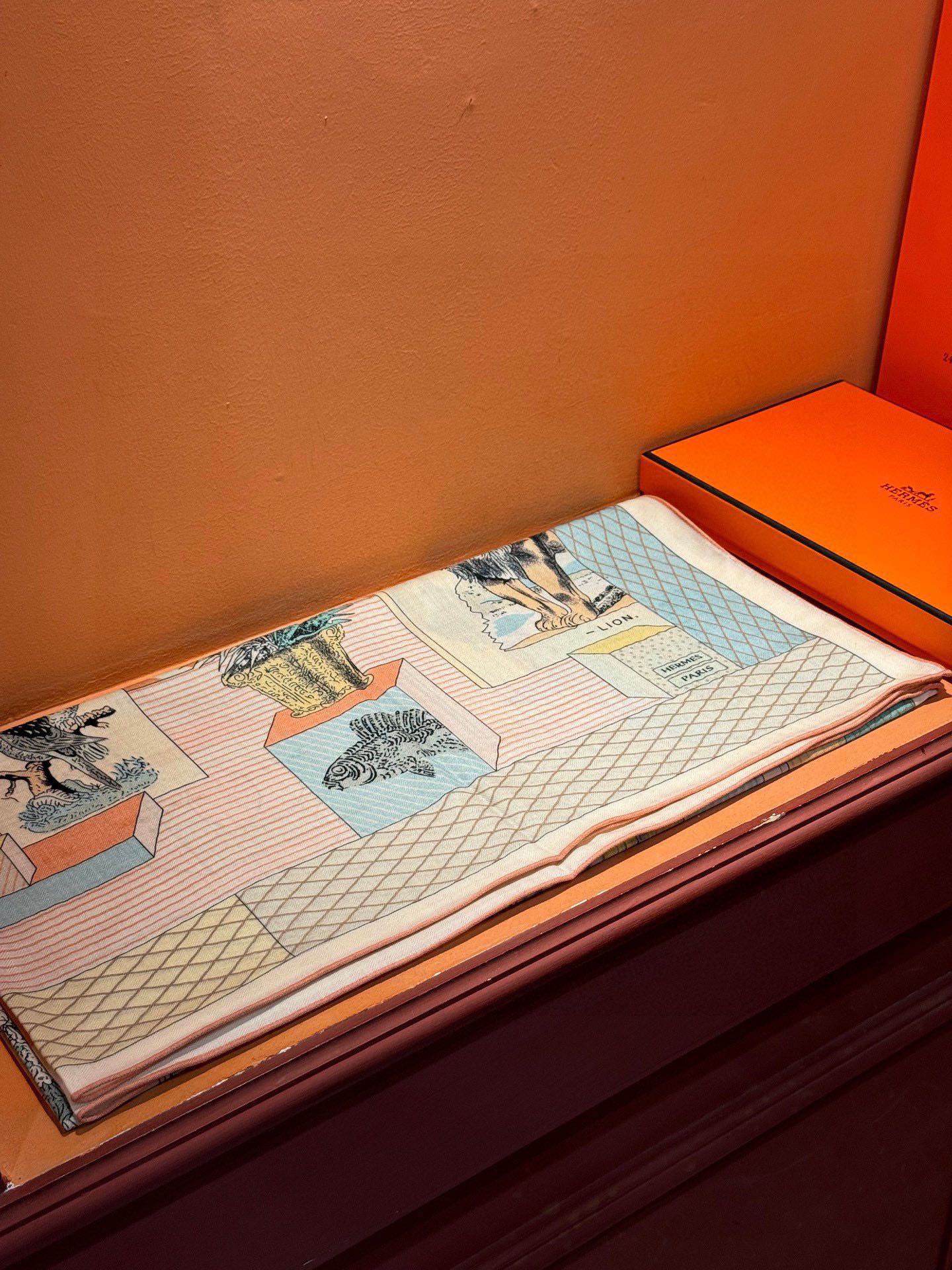 Hermes - Новый шарф Большого театра - 140-140