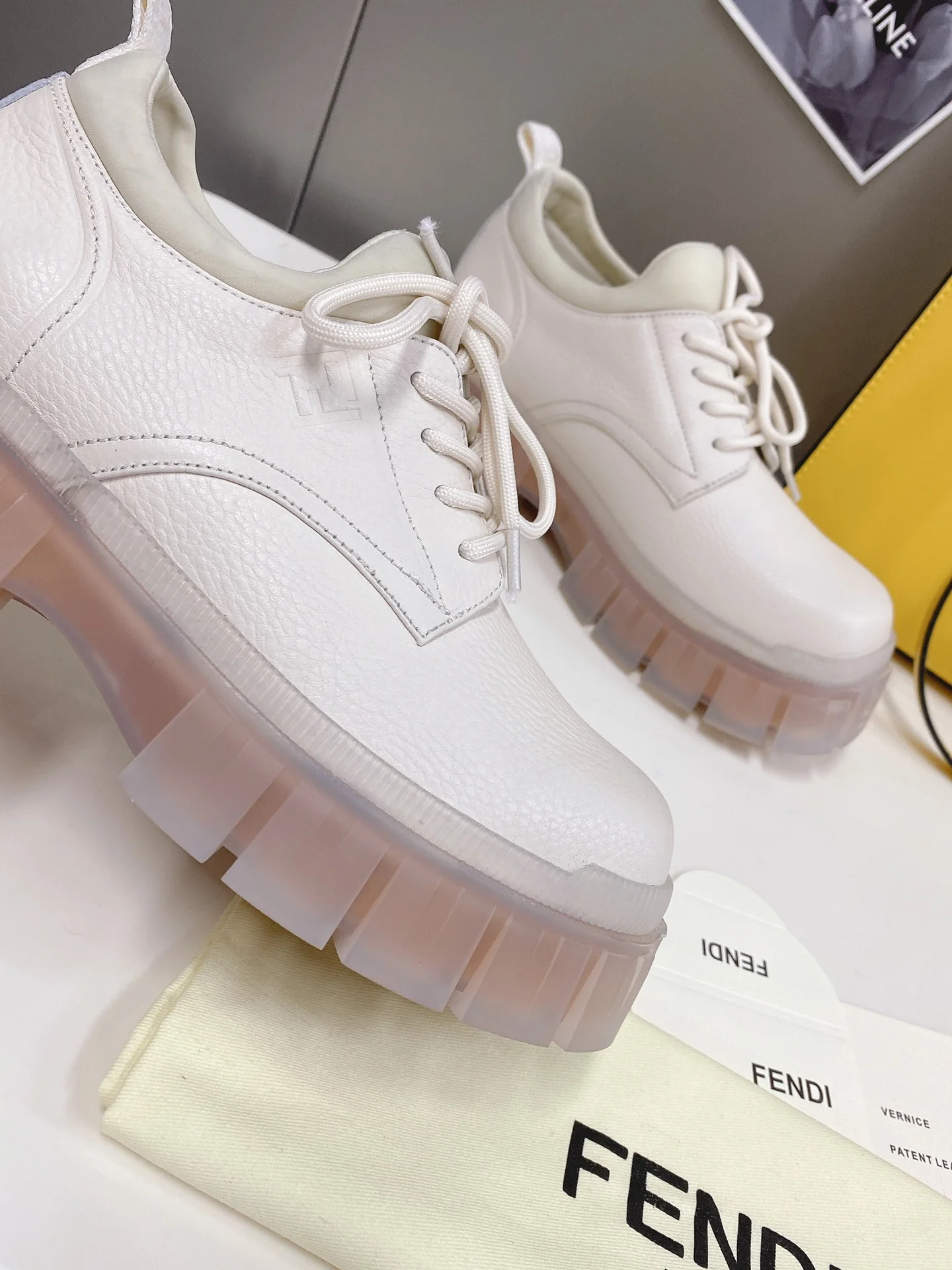 Туфли на платформе Fendi - белые