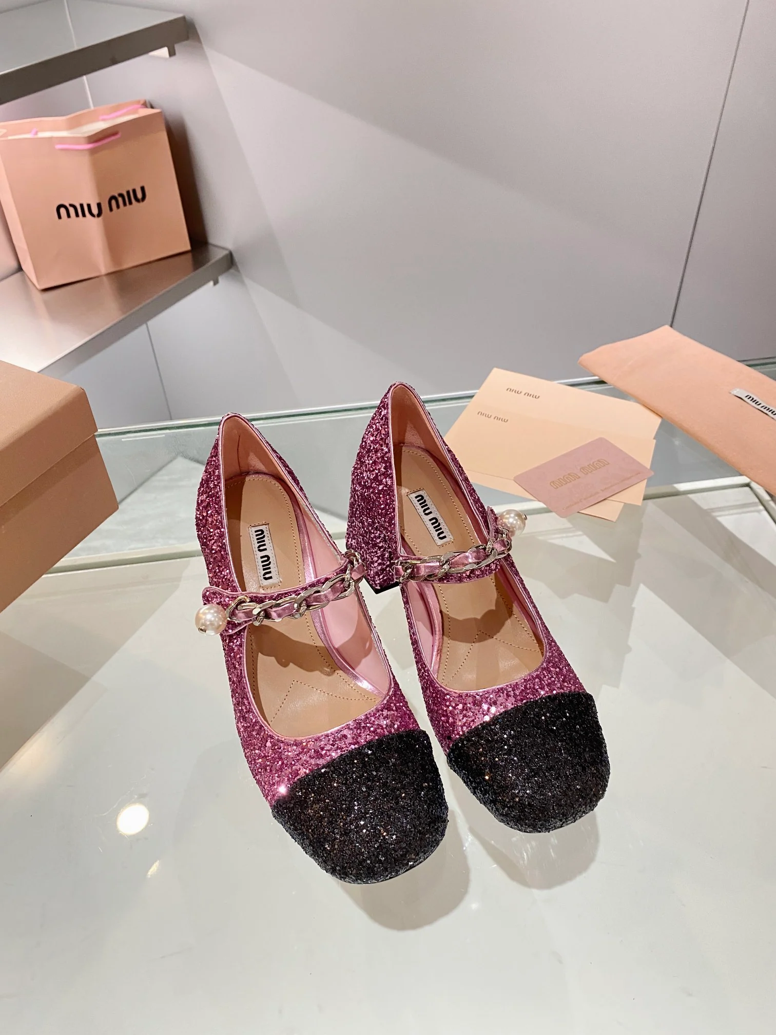 Новые поступления коллекции Miu Miu осень/зима 2023 - Балетки - Туфли на массивном каблуке - 7 см - Розовые