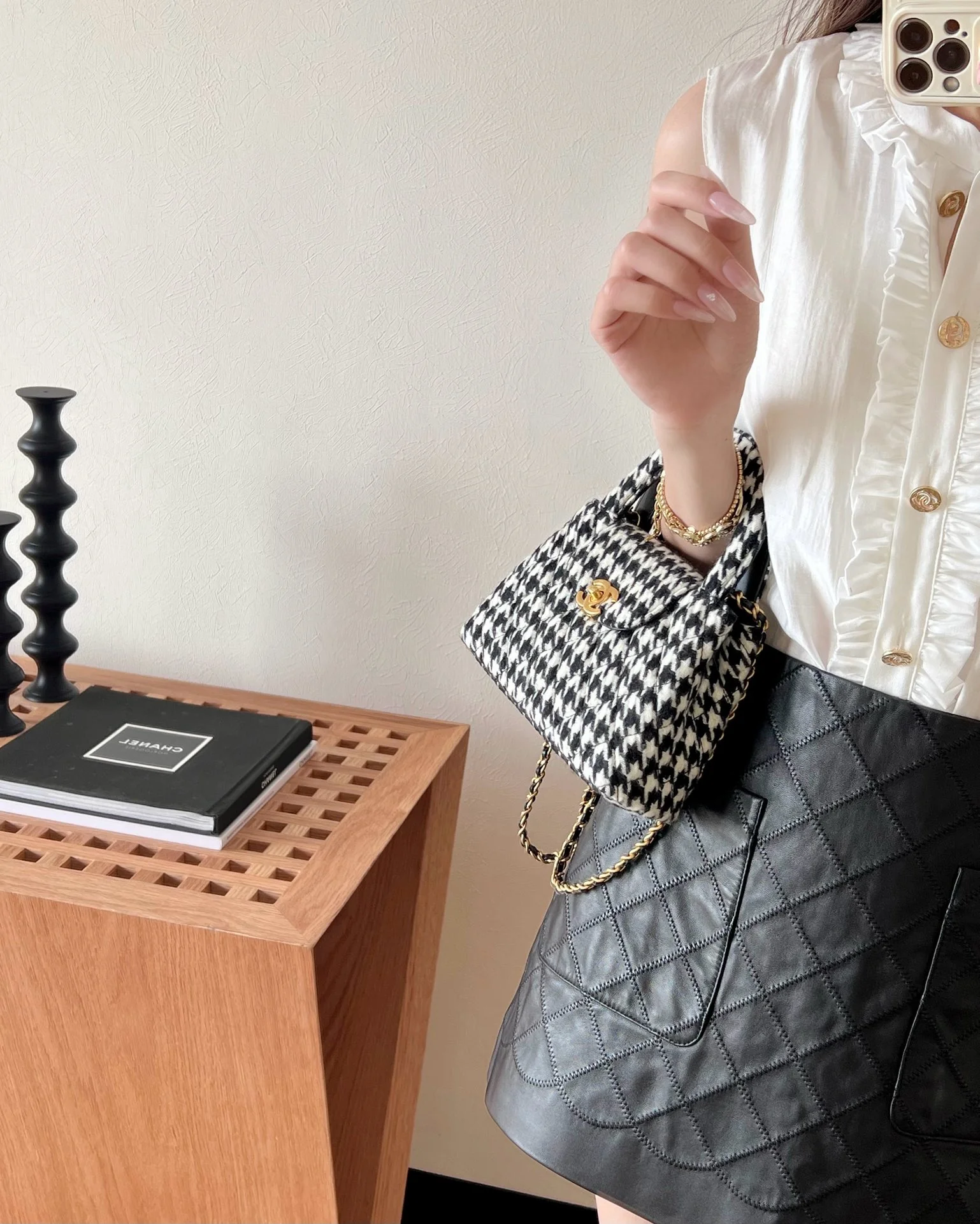 Сумка Chanel Kelly на цепочке с узором ?гусиная лапка?.