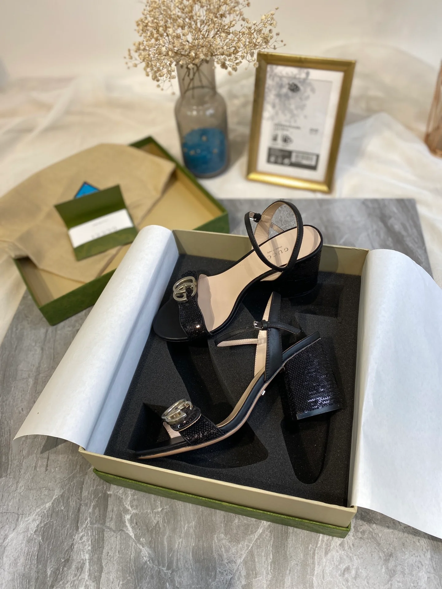 Босоножки Gucci на высоком каблуке с ремешками - 1