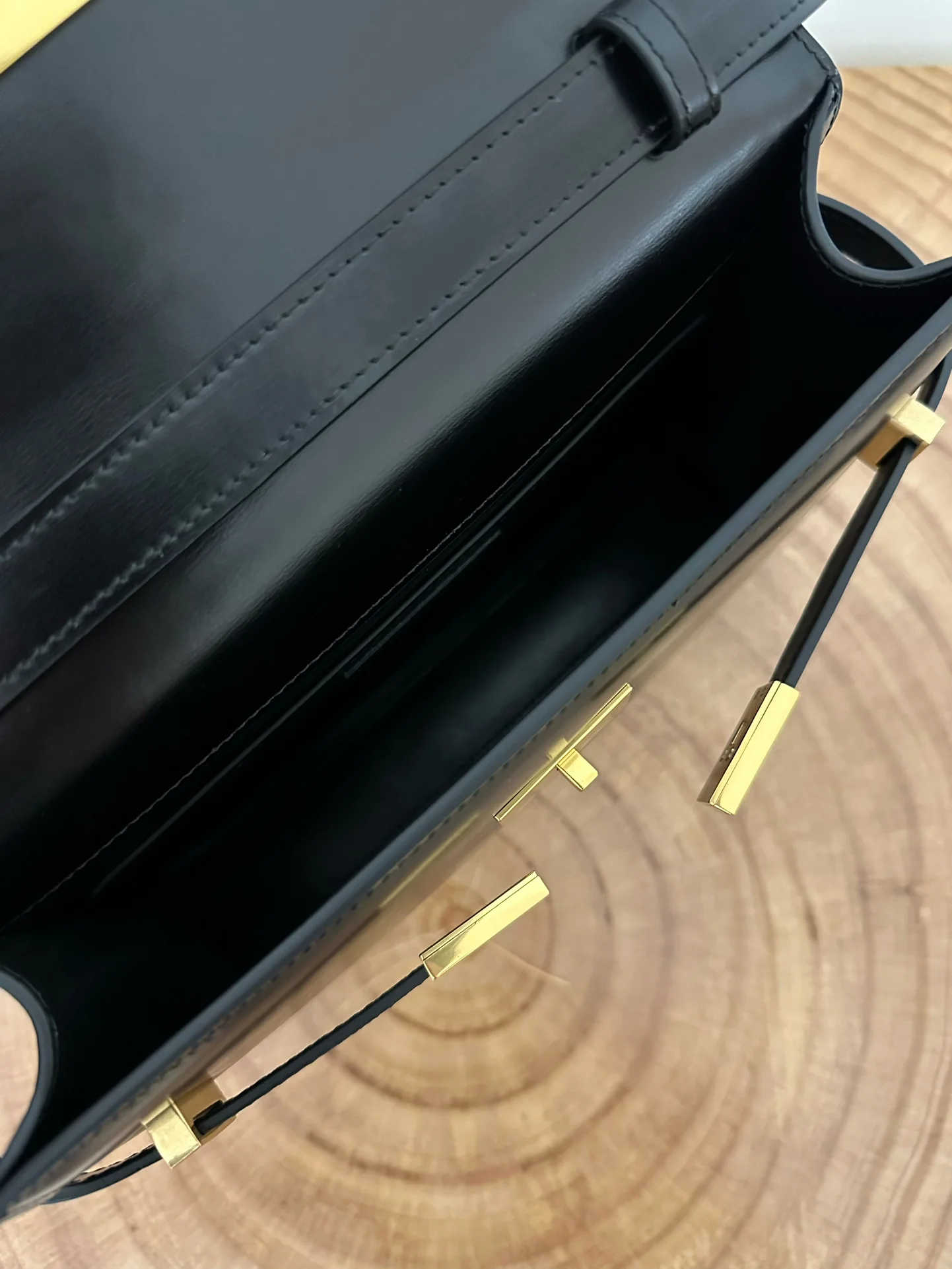 YSL Manhattan Toothpick Texture Small Black with Gold buckler