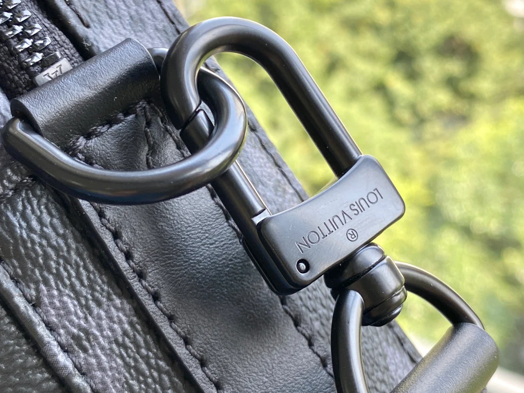 lv-m45585-steamer-messenger bag