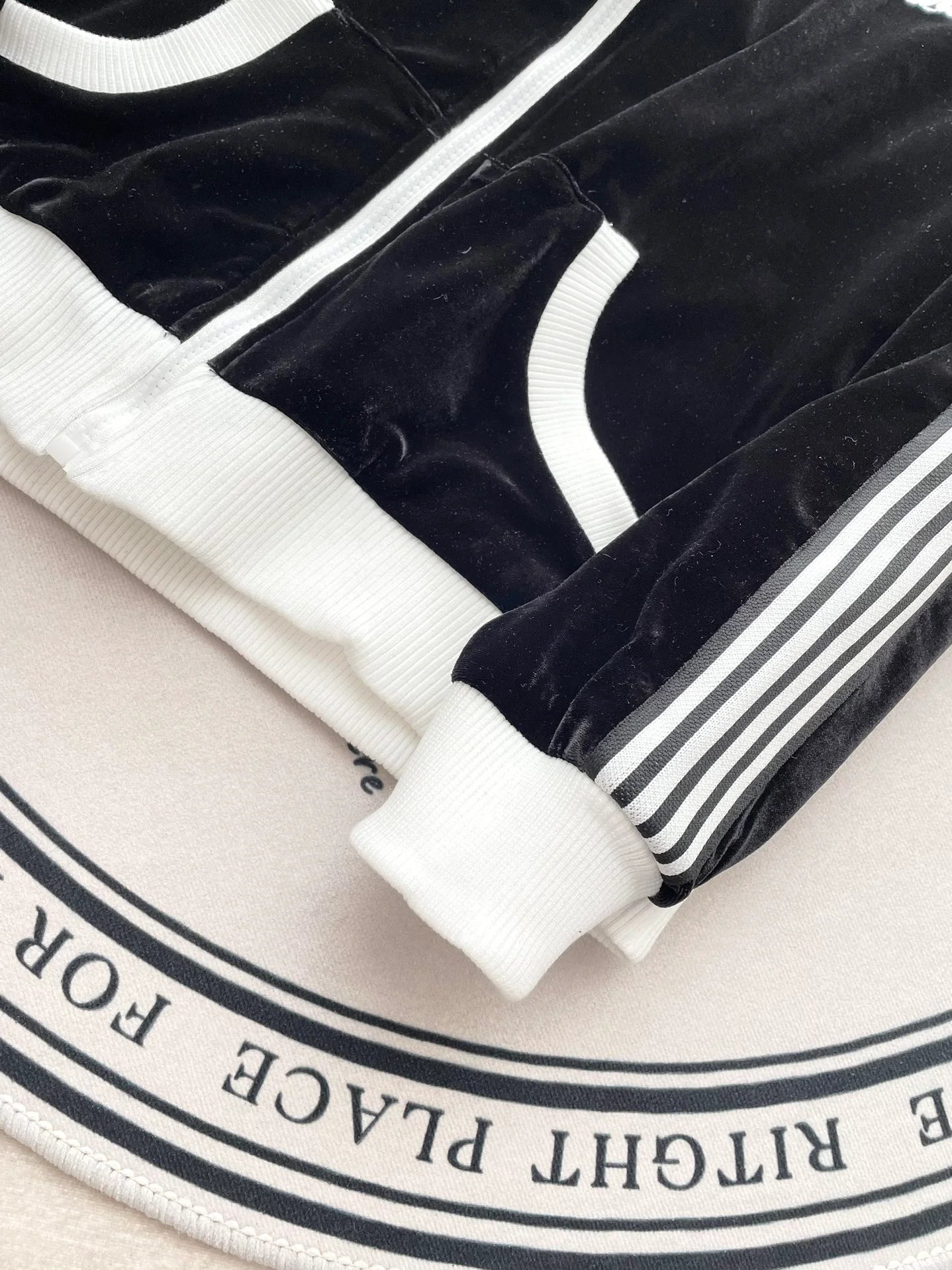 Блузовой костюм Celine 2403 из бархата