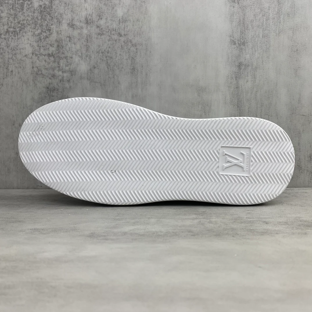 Кроссовки LV-2024, черные