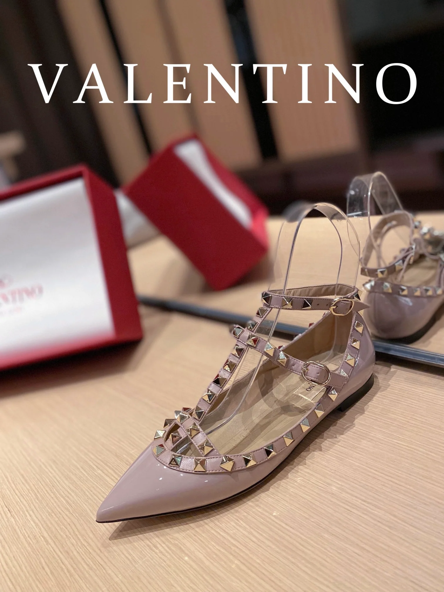 Valentino - Балетки с острым носком и стразами