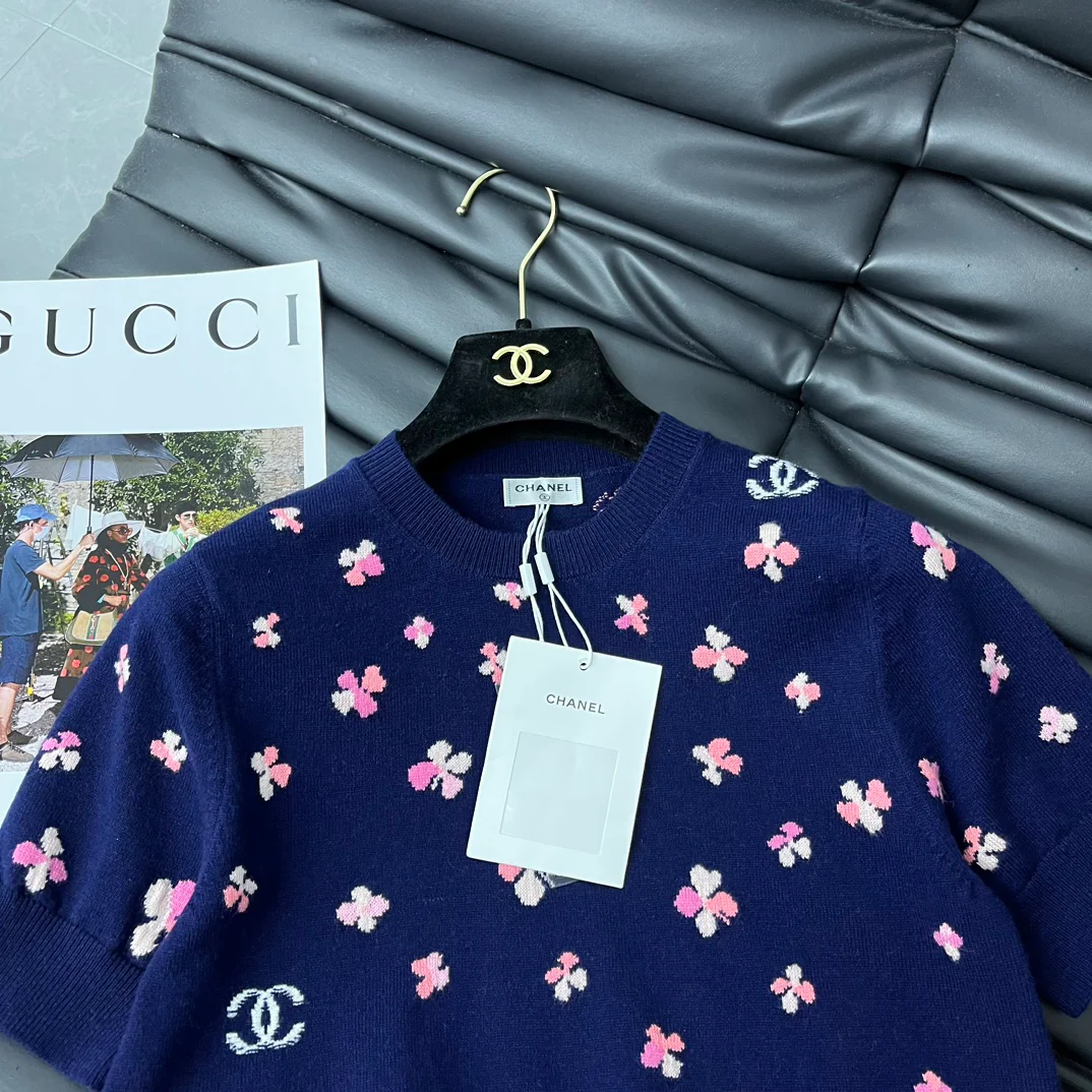 Топ Chanel 2403 из жаккардовой вязки с короткими рукавами - синий