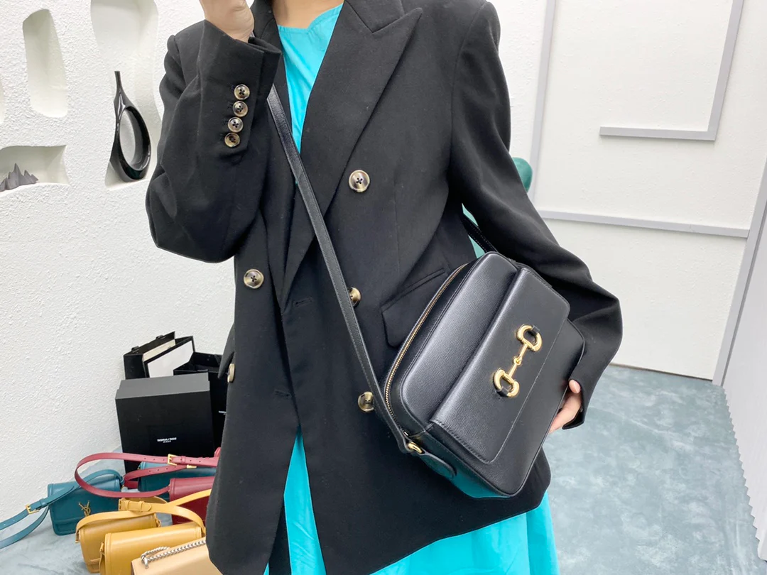 Сумка для фотоаппарата Gucci 1955 с пряжкой в ??виде подковы - 3 шт.