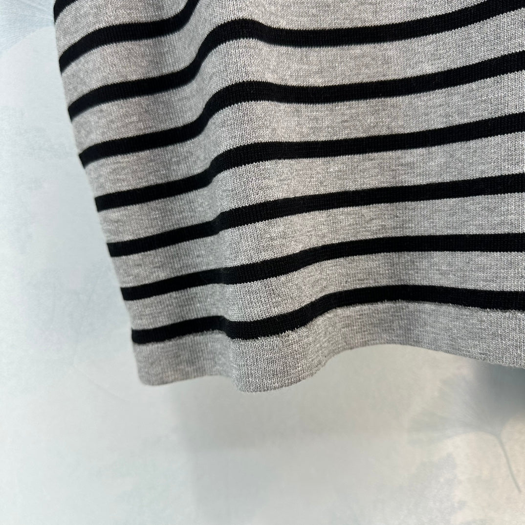 Miu Miu-2404 - Новый вязаный комплект из жилета и кардигана из коллекции 