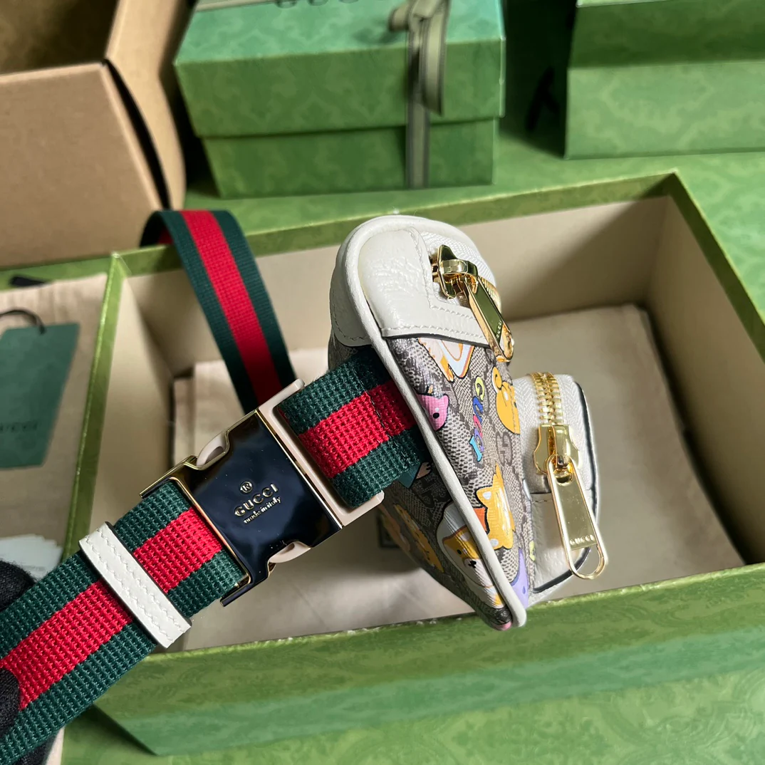 Gucci - Поясная сумка с анималистическим принтом