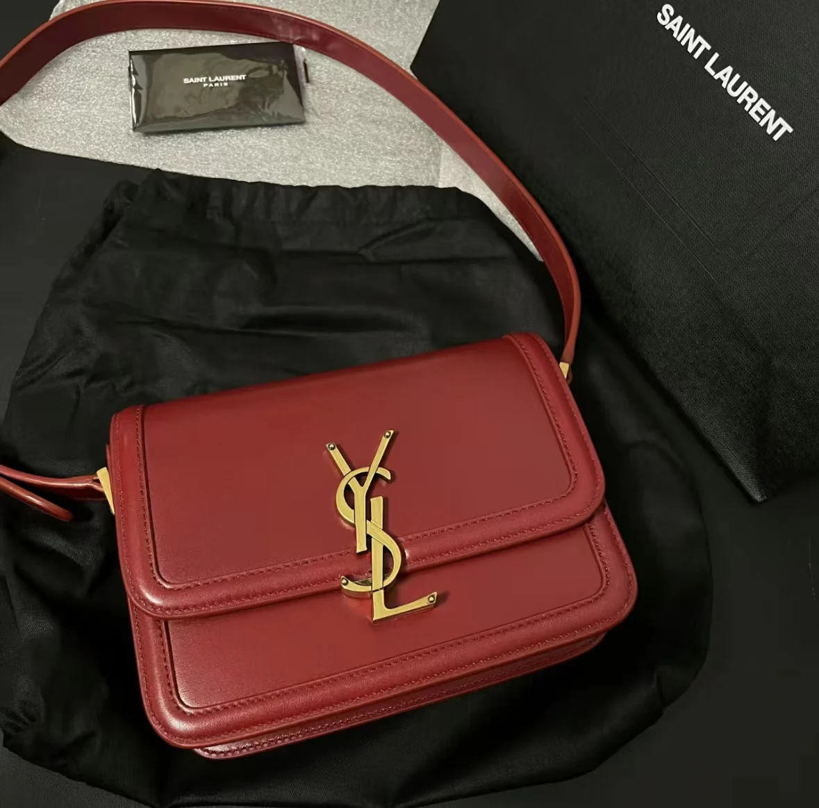 Коробка YSL Saint Laurent, булочка из тофу, большая, винно-красная, 1 шт.