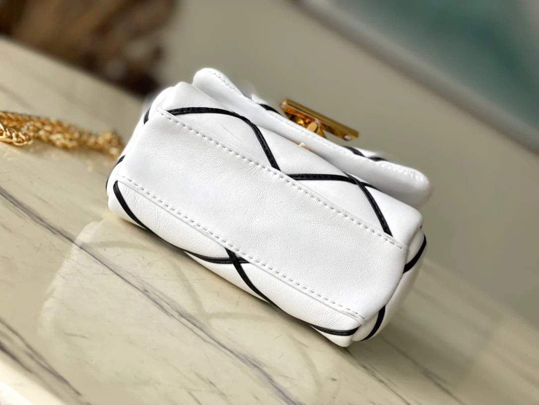 m23762-LV-pic0go-14 Сумка - Белая