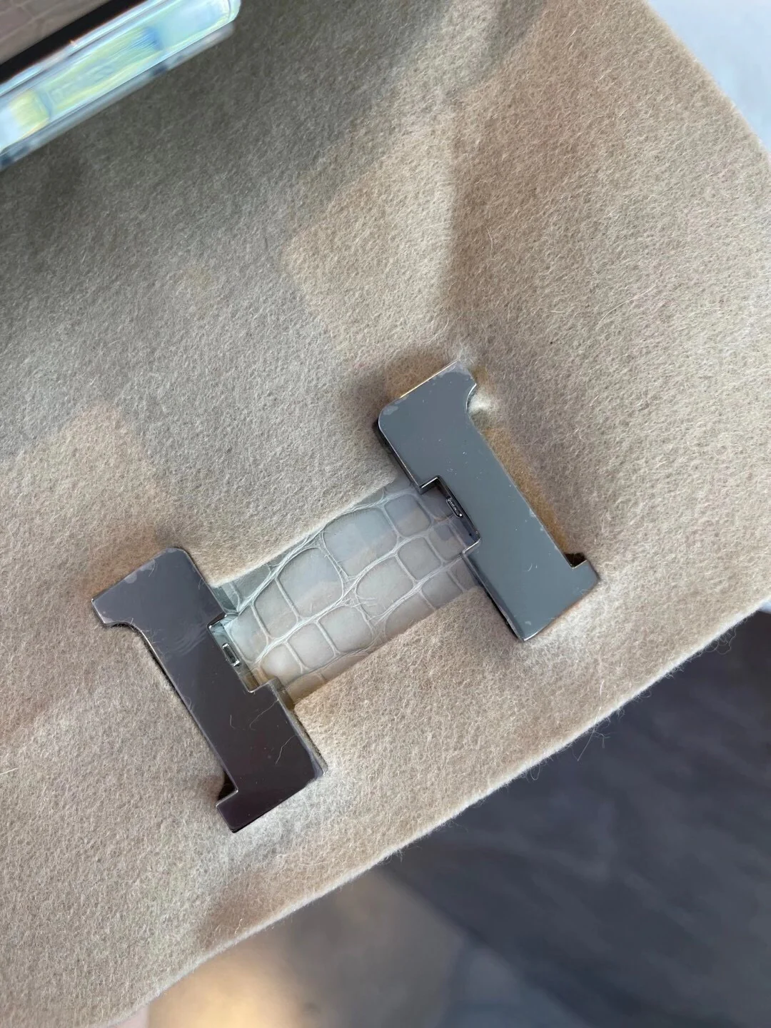 Hermes Constance Mini 19-8L Beton Glacier White Silver Buckle