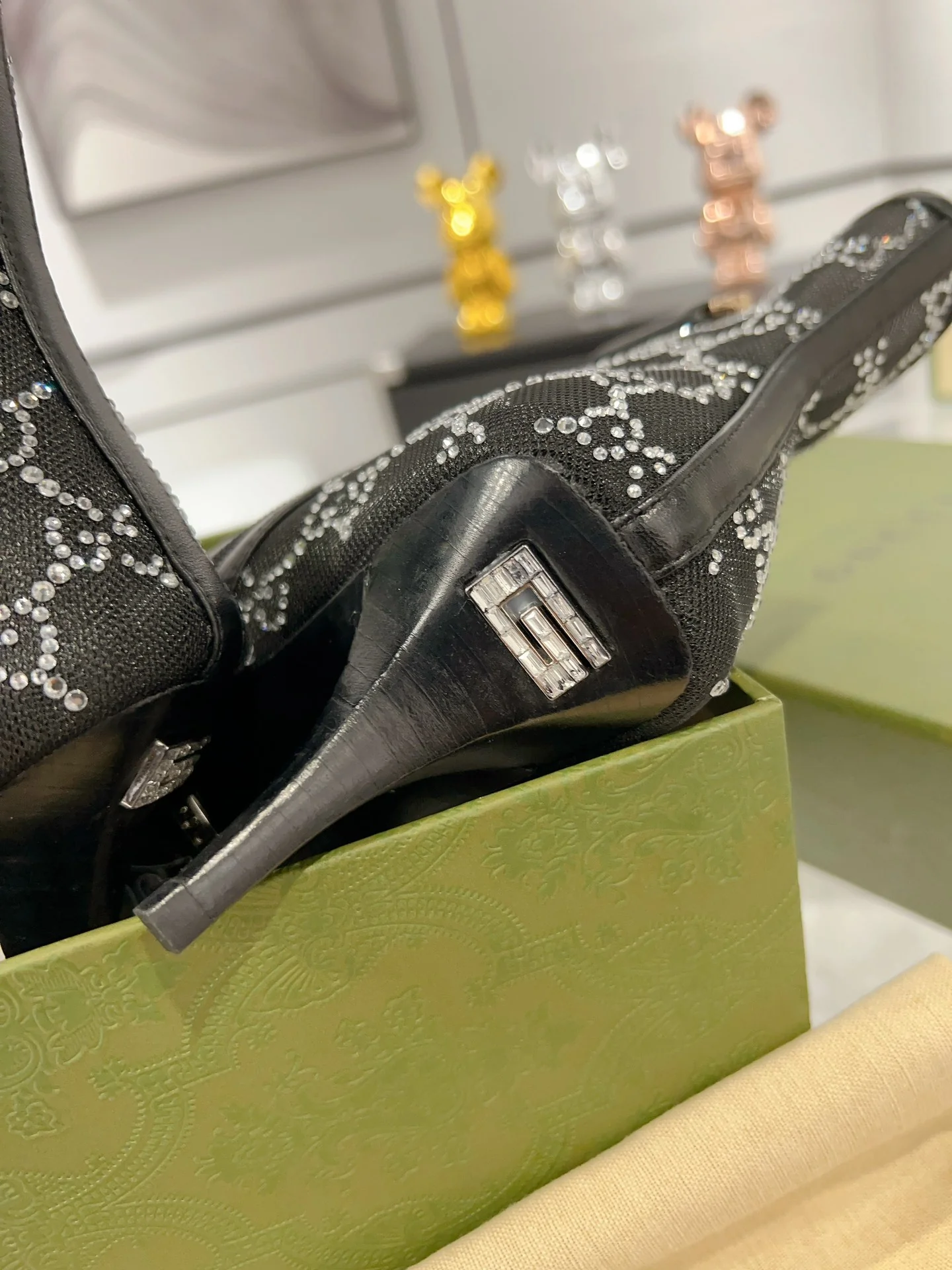 Gucci - Ботильоны на шпильке с сетчатыми вставками и стразами - Черные