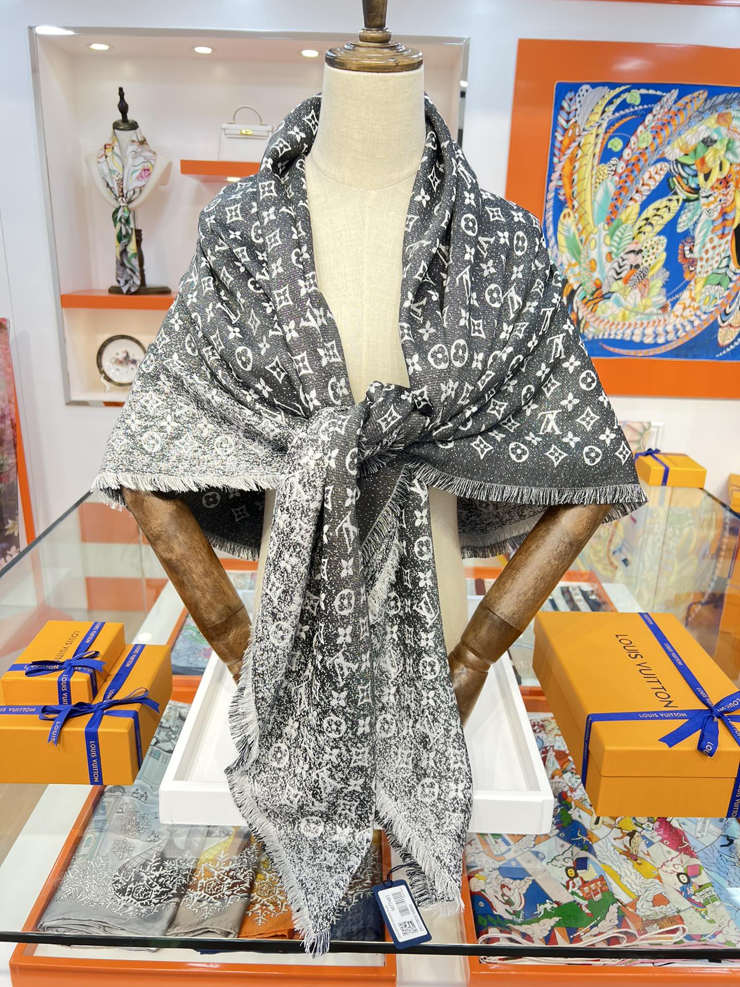 LV - Градиентная джинсовая шаль с монограммой - джинсовая ткань - градиент - 142 - 5 см